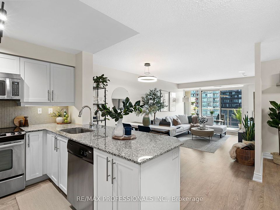 1st image of 125 Western Battery Rd #909