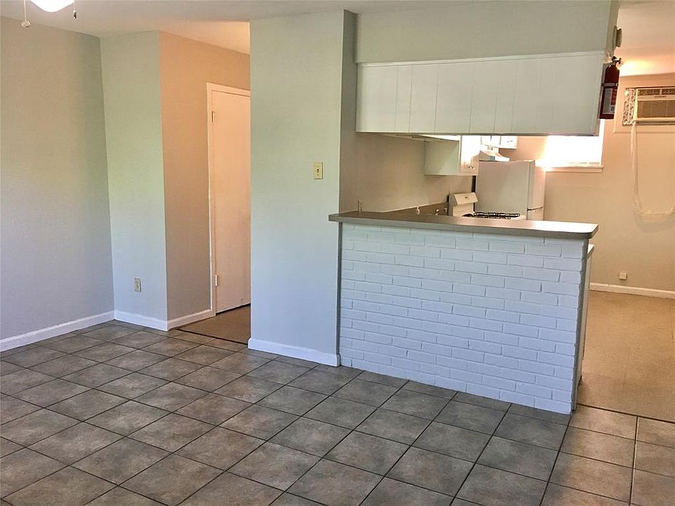 1st image of 1849 Richmond Ave APT 52