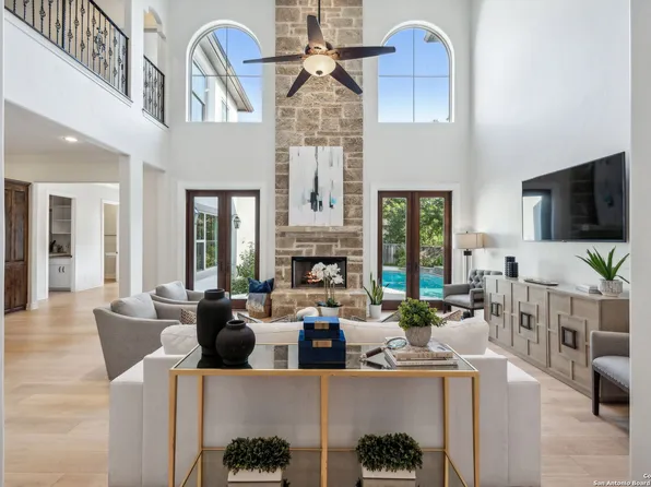 1005 Wiltshire, Terrell Hills, TX 78209