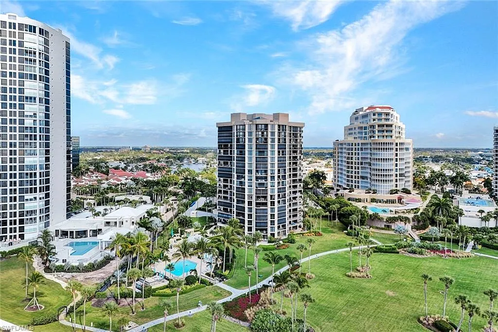 2 bed, 2.0 bath, 1800 sqft, $10,000 — Photo 2