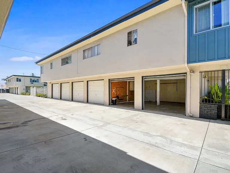 Private 2 Car Garage