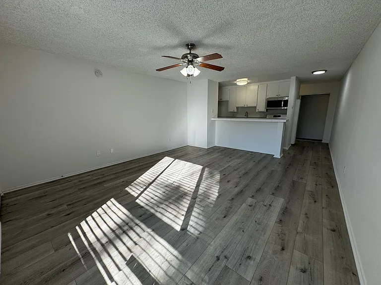 6736 Cleon Ave — Photo 5