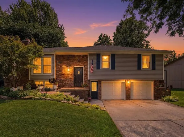 1113 SE 2nd Ter, Lees Summit, MO 64063