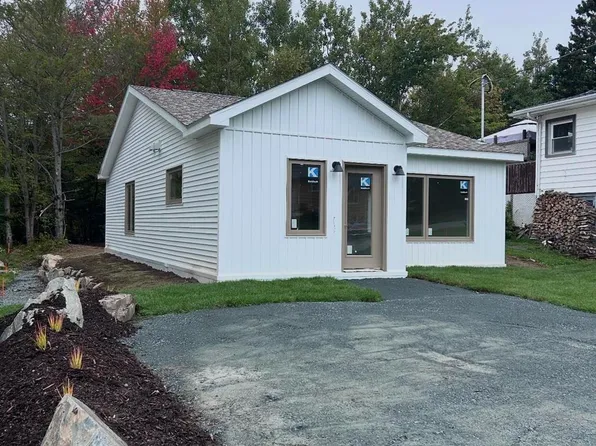 33 Waynewood Dr, Dartmouth, NS B2W 1G1