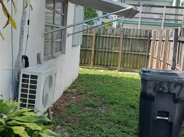 1806 Funston St, Hollywood, FL 33020