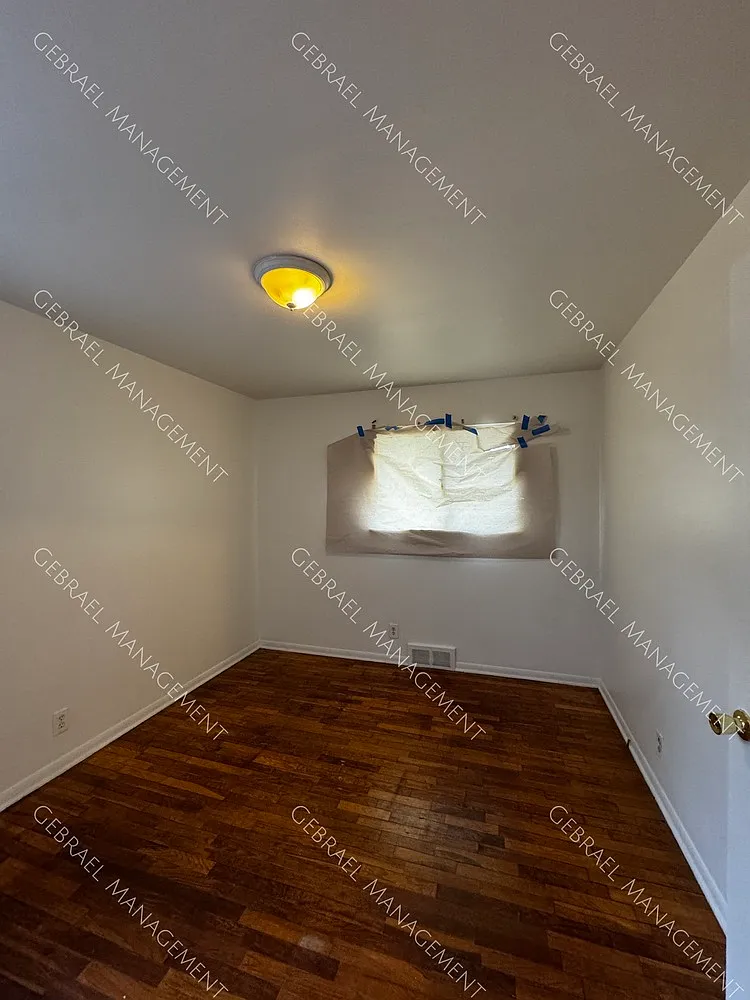 Building Photo - 6062 Detroit St