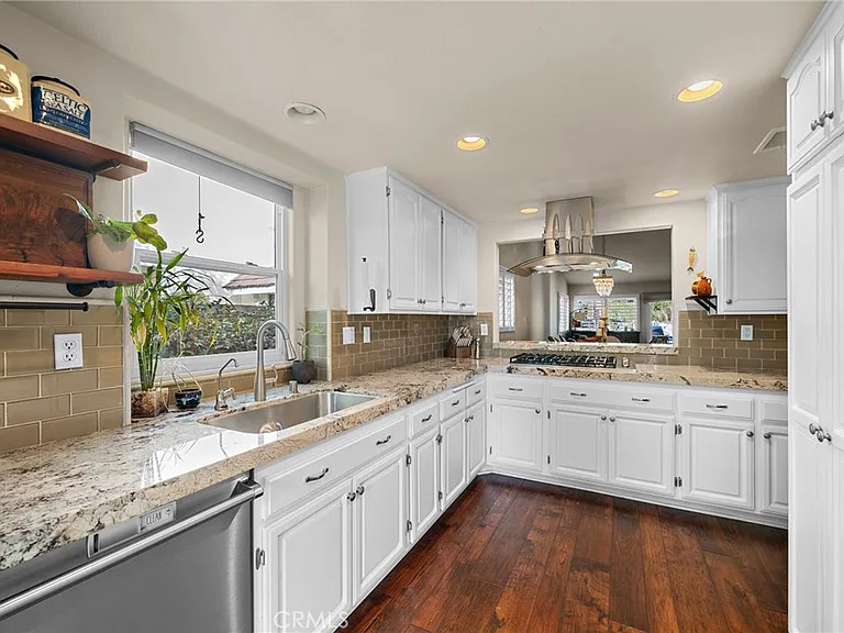 22 Lexington Way — Photo 9