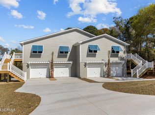 7123 N Canal Dr, Emerald Isle, NC 28594