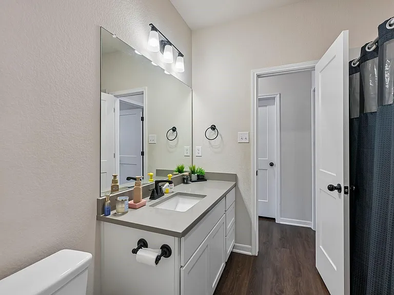716 Killam Dr — Photo 17