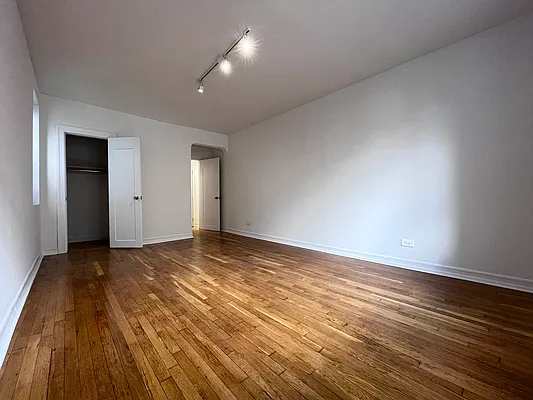 Rented by Lang Realty LLC | media 7