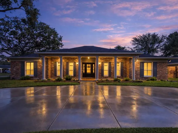 5222 N Braeswood Blvd, Houston, TX 77096