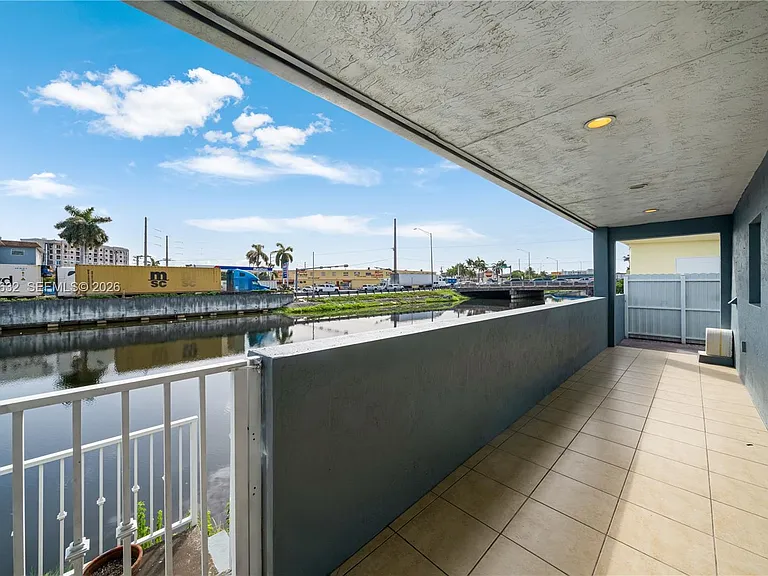 7515 NW South River Dr — Photo 18