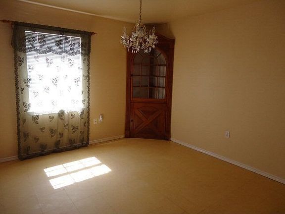 3rd image of 2731 N Dixie Blvd