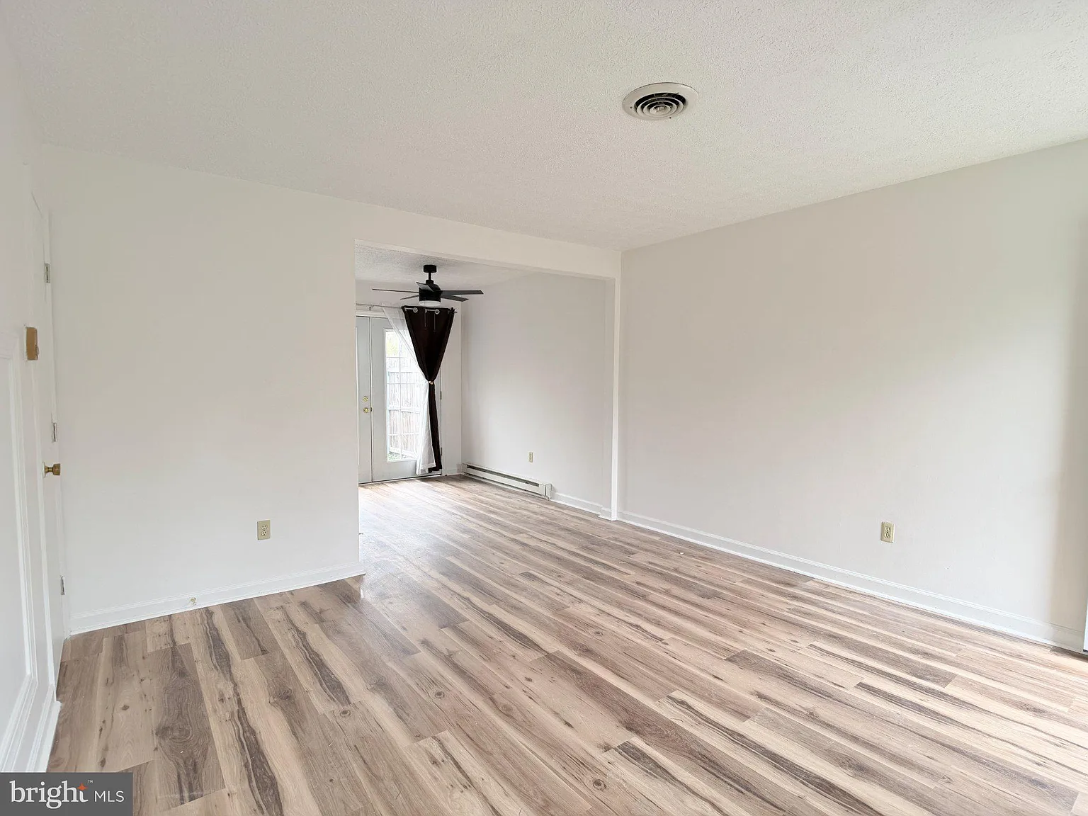 2 bed, 1.0 bath, 850 sqft, $1,700 — Photo 4