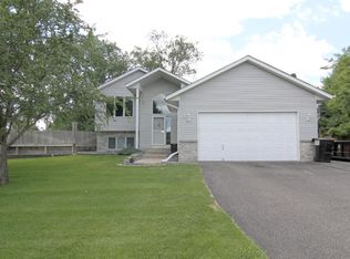 6935 Delarosa Ct, Inver Grove Heights, MN 55076