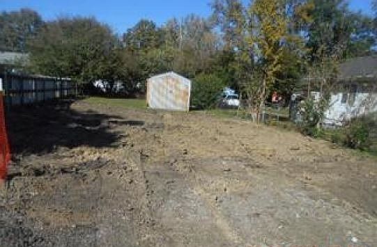 4th image of 4812 E 21st St