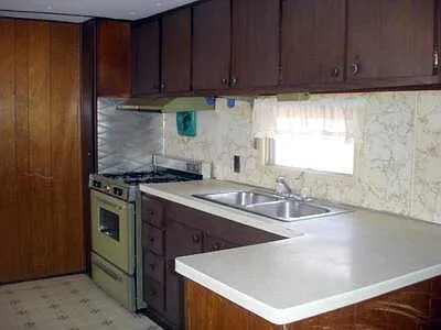 3008 Dennis Ct NE — Photo 3