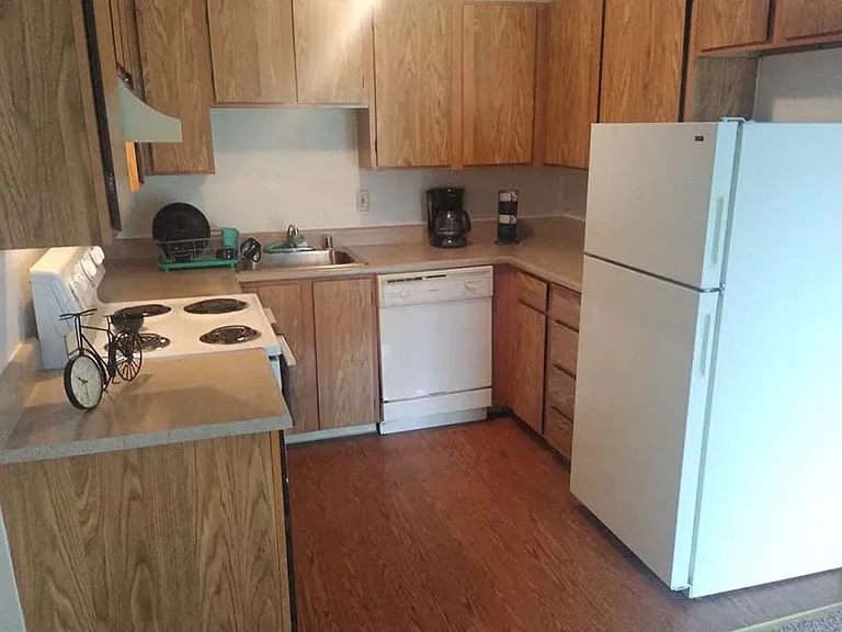 Teal Pointe Apartments — Photo 7