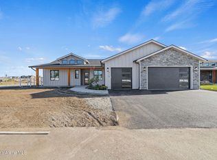 8118 W Ferguson Ln, Rathdrum, ID 83858