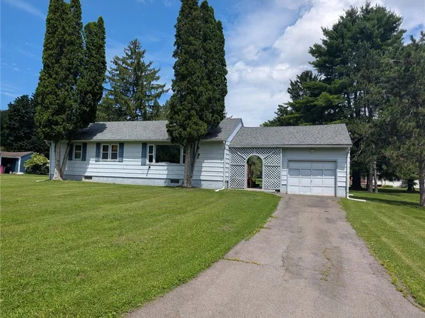 1 Kathleen St, Oxford, NY 13830