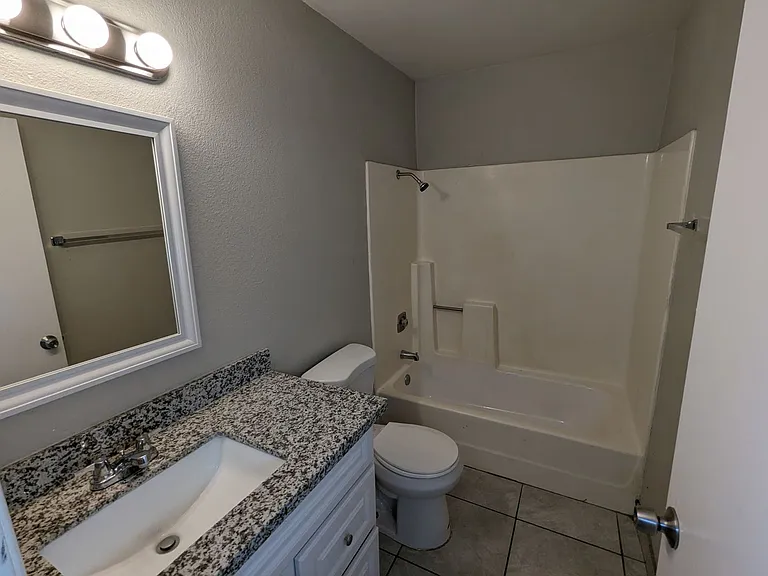 2830 S 1st Ave — Photo 5