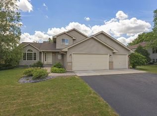 3414 White Oaks Ln, Woodbury, MN 55125
