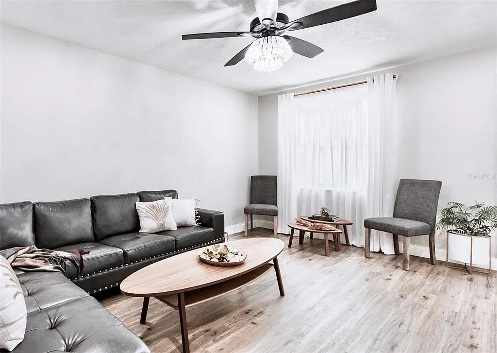 3 bed, 3.0 bath, 2037 sqft, $4,049 — Photo 3