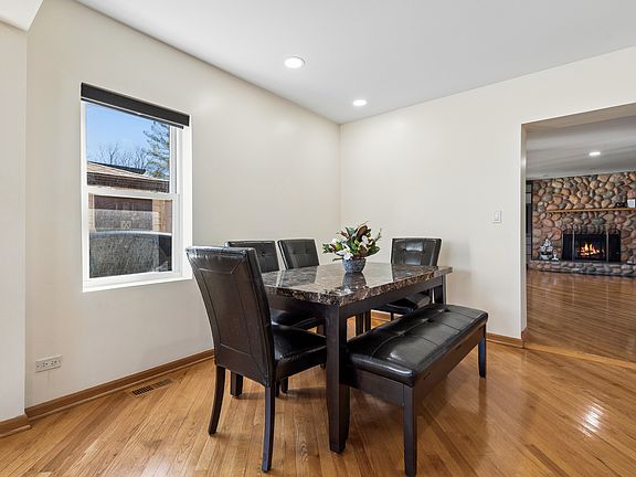 5th image of 23 W Algonquin Rd