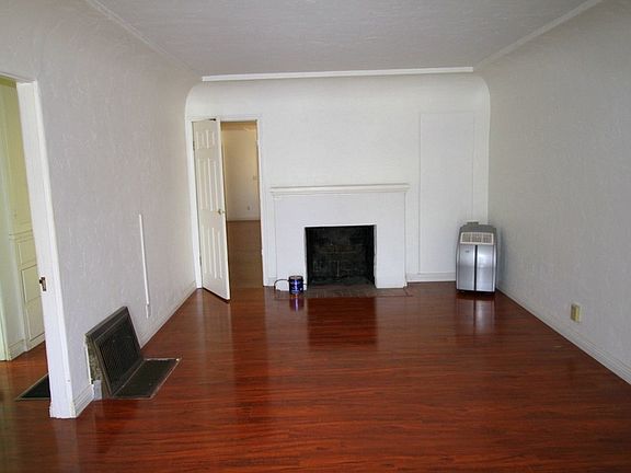 2nd image of 205 Sefton Ave