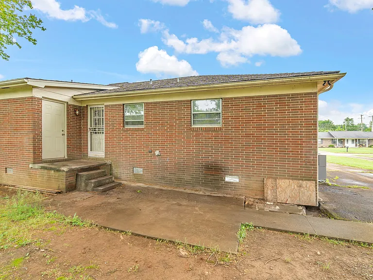 11707 S Williamsburg Dr — Photo 20