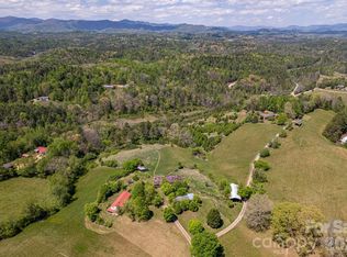 16 Rocking Chair Ln, Leicester, NC 28748