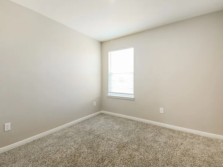 220 Marsh Ln — Photo 13
