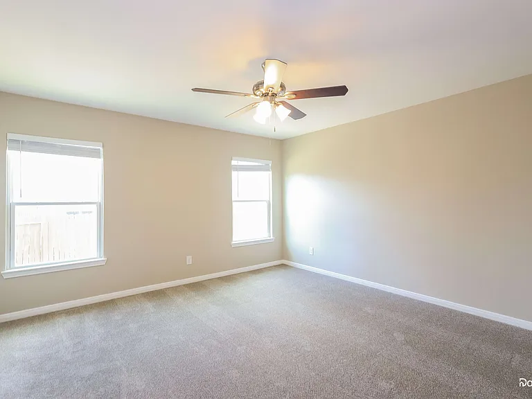 12242 Commander Dr — Photo 7
