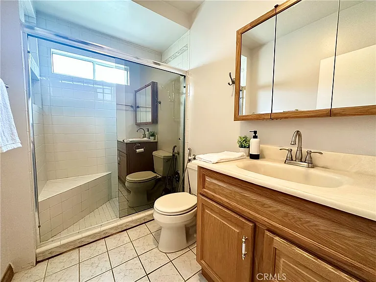 6220 Etiwanda Ave — Photo 29
