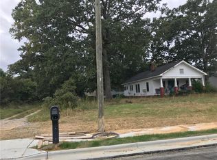 1534 Skeet Club Rd, High Point, NC 27265