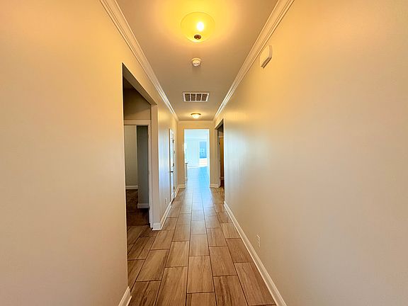 FRONT HALLWAY_11062025