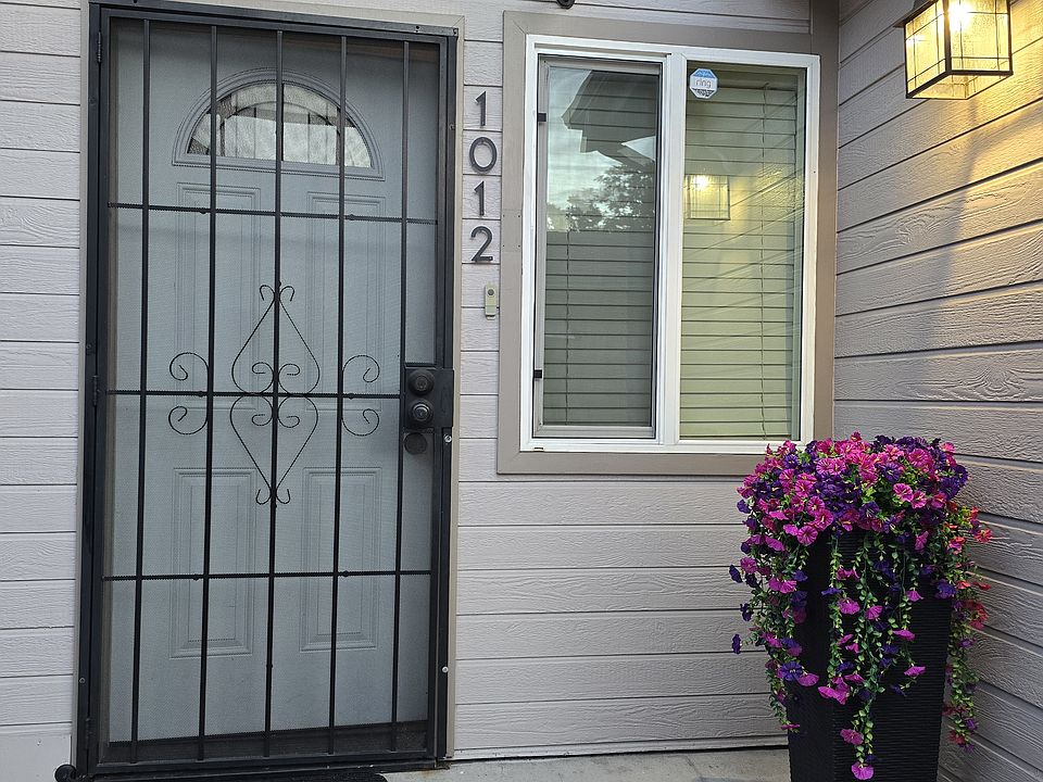 1st image of 1010 Florence Pl #1012
