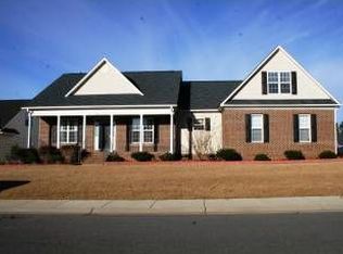 3904 Nikita Dr, Hope Mills, NC 28348