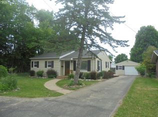 716 North Rd, Fenton, MI 48430