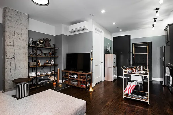 Rented by Compass | media 114