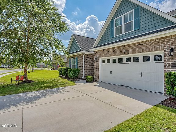4th image of 190 Emberwood Drive