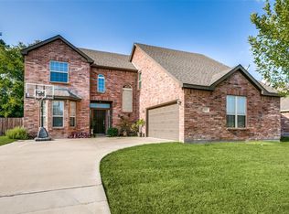 215 Richard Ln, Red Oak, TX 75154