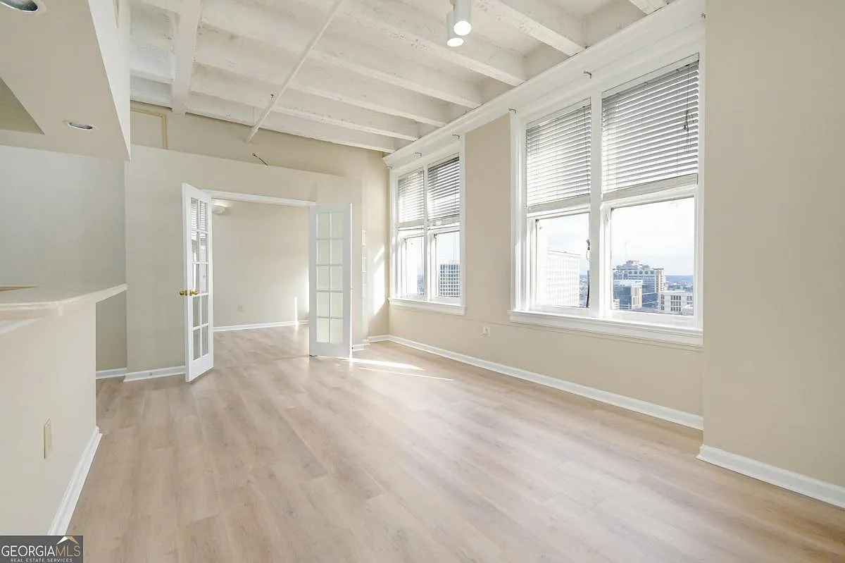 2 bed, 954 sqft, $2,300 — Photo 1