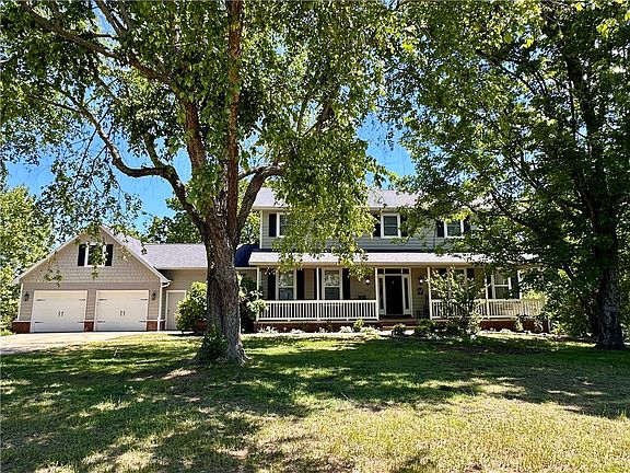3rd image of 2086 N Bridgeton Ct