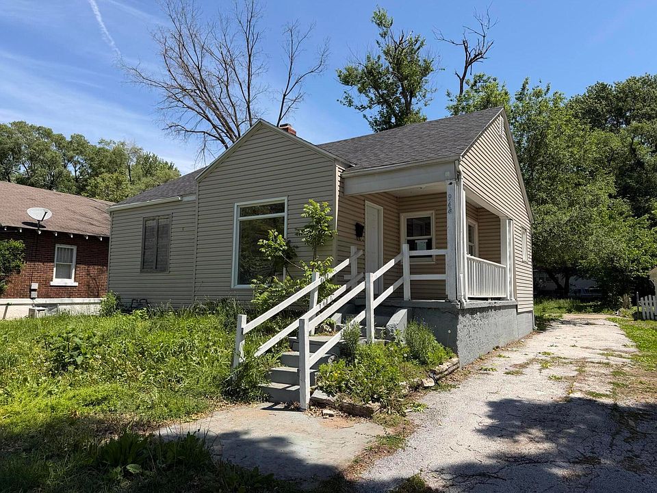 1st image of 944 S New Avenue