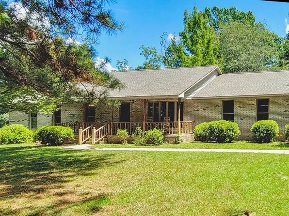 177 W Hyde Lake Dr, Russellville, AL 35654