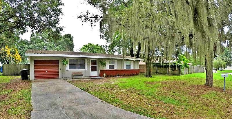 1st image of 830 Pinecrest Dr
