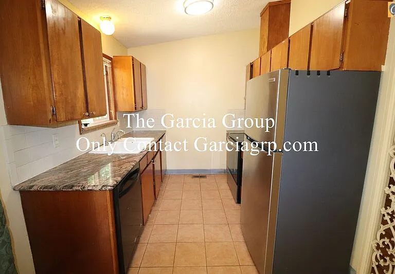 1530 NE 114th Ave — Photo 3