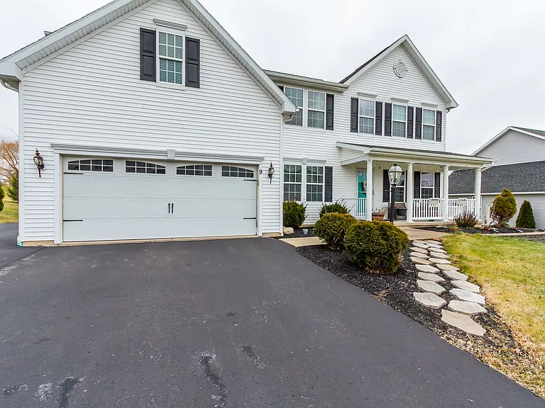 9 Chriswell Ln — Photo 3
