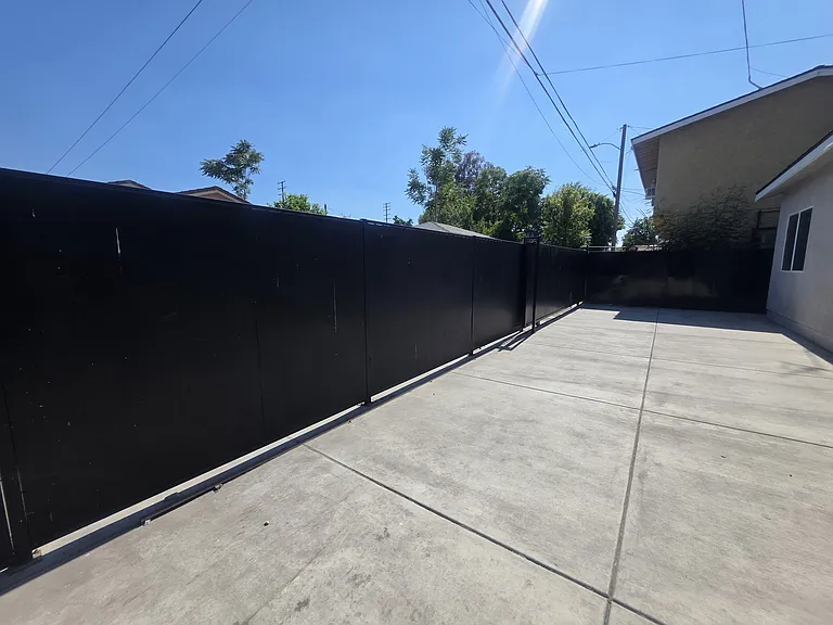1209 W King St — Photo 3